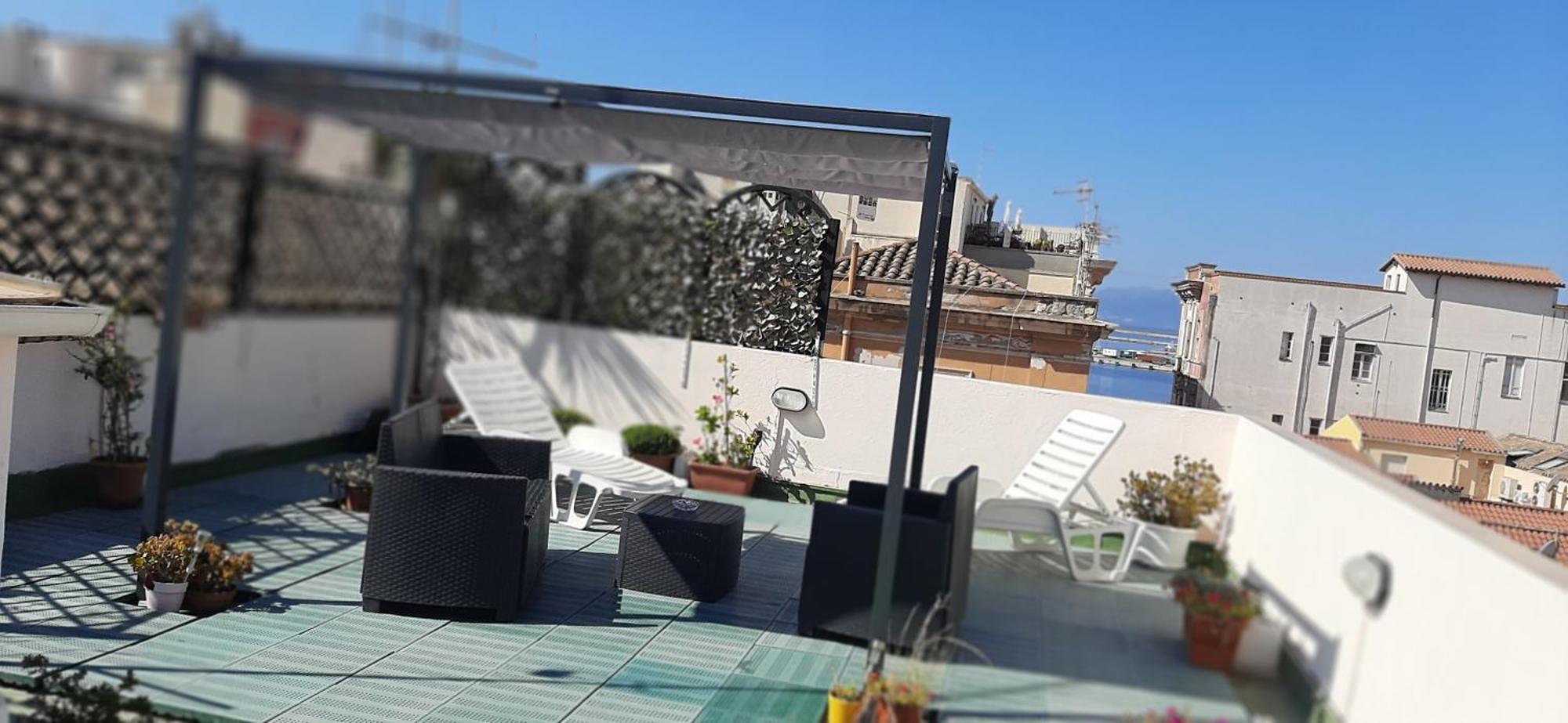 Rosa'S Apartment With Terrace Каляри Екстериор снимка