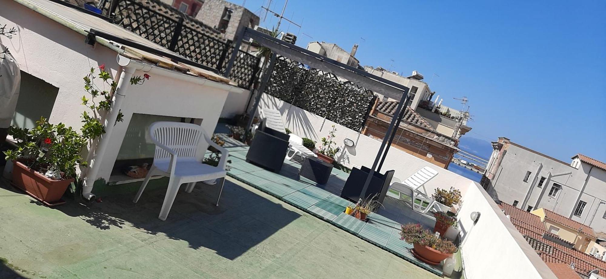 Rosa'S Apartment With Terrace Каляри Екстериор снимка